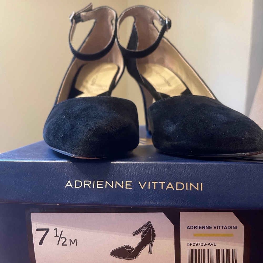 Adrienne Vittadini Black Suede Shoes Pointed Toe Ankle Strap SIZE 7.5 M
